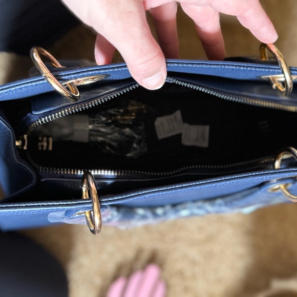 Badgley Mischka Navy and Gold Tote Bag - Picture 5 of 6